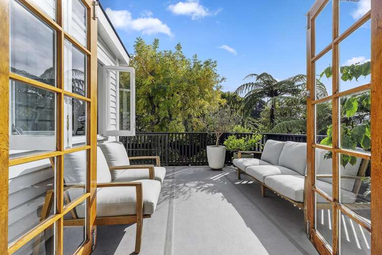 21 Waikare Street Karori_10