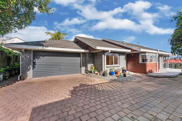 Stylishly Renovated & Perfectly Positioned