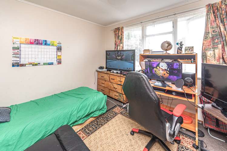 15 Churchill Crescent Tawhero_9