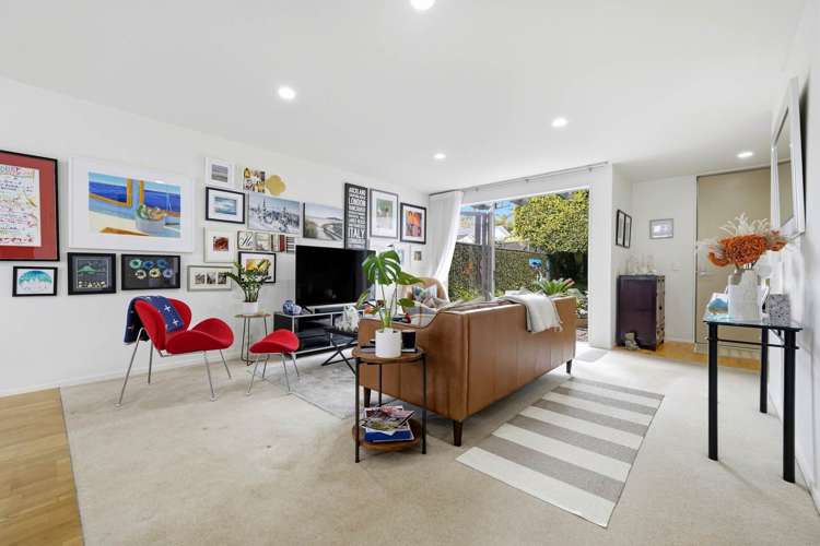 2/31 Byron Avenue_3