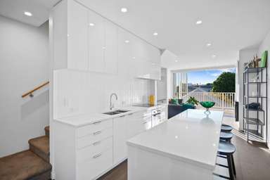 9/83 Hinemoa Street_3