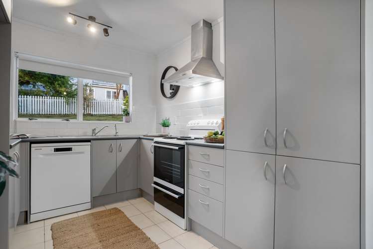 12b Penton Road Stanmore Bay_6