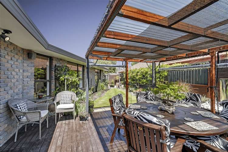 31 Karnak Crescent Russley_16