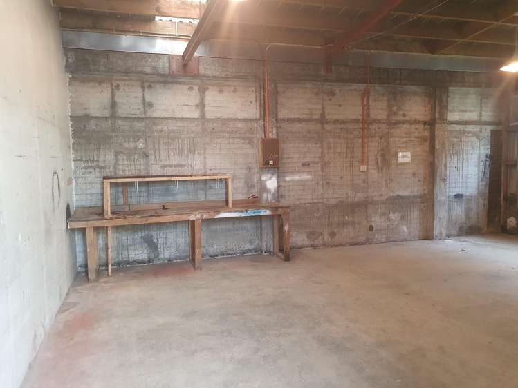 696 Devon Road Waiwhakaiho_3