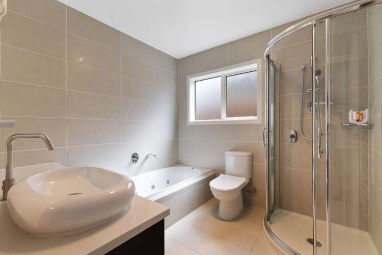 17 Lucca Crescent Flat Bush_10