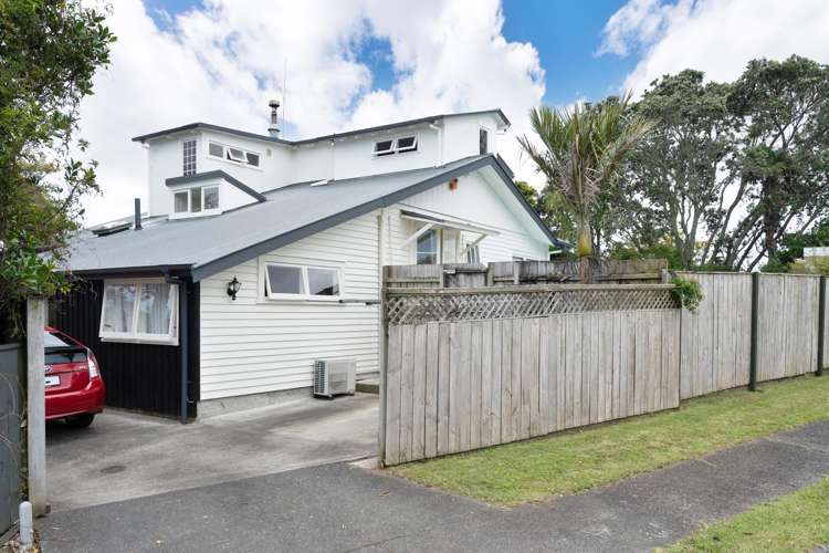 55 Commodore Drive Lynfield_31