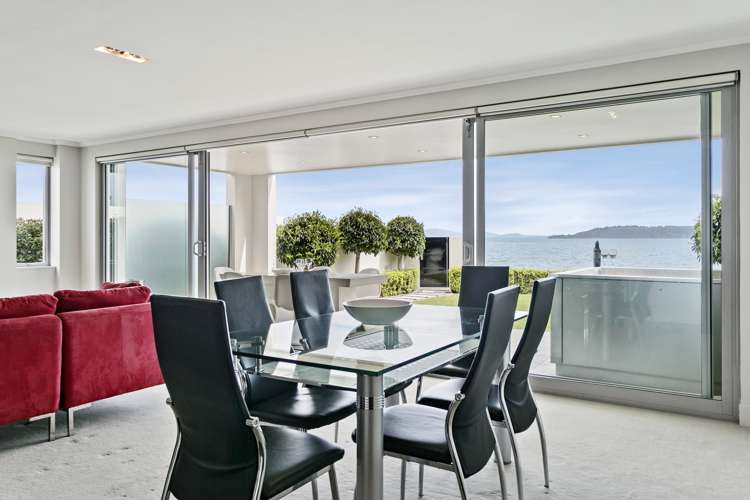 3/225 Lake Terrace Waipahihi_8