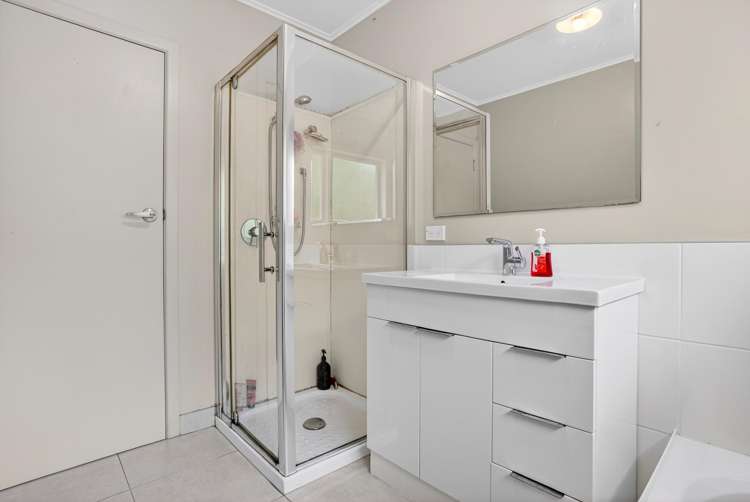 61 Boord Crescent Kumeu_15