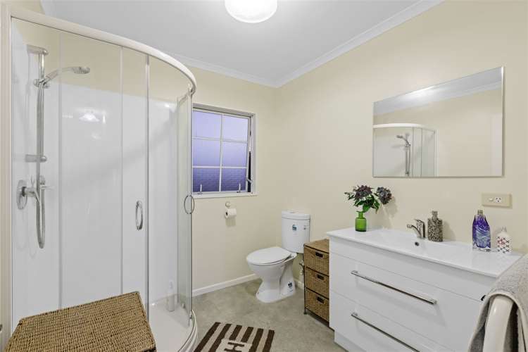 669 Ridge Road Riverhead_14