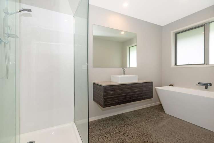 23 Fisher Place Lytton West_13