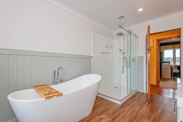 1911 Makino Road Halcombe_11