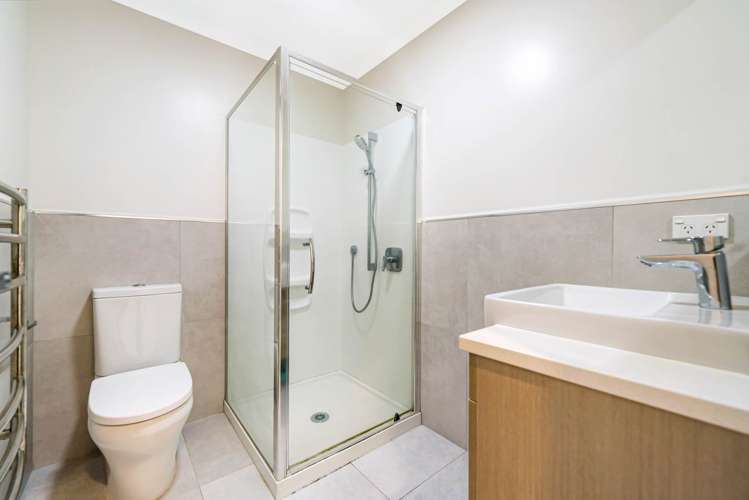 43 Pencaitland Drive Flat Bush_11