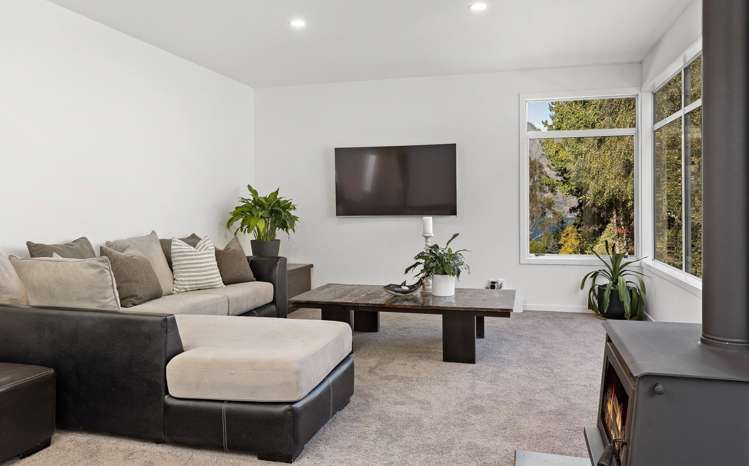 10b Mackinnon Terrace Fernhill/Sunshine Bay_16