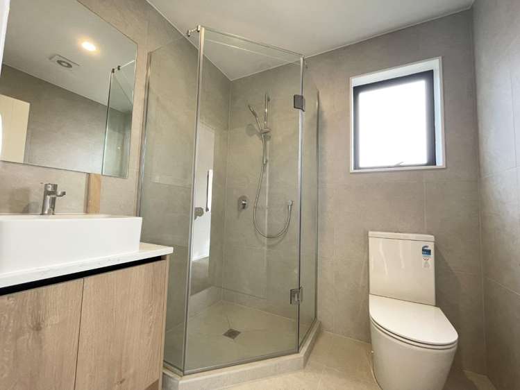 44E Sylvan Crescent 1802_8