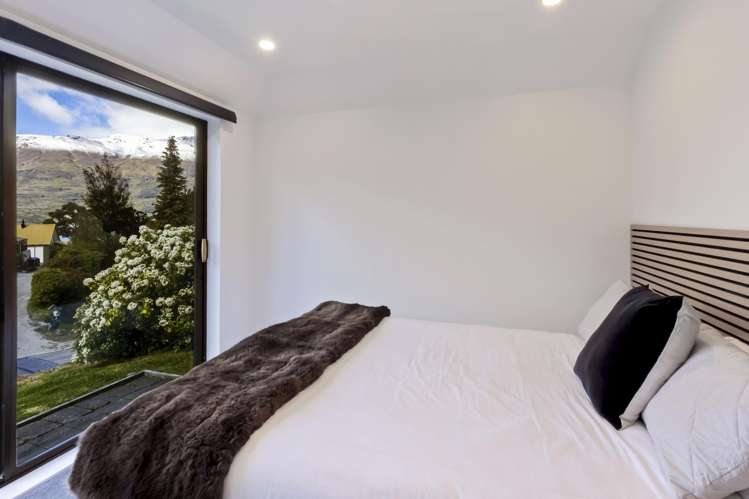 24 Williams Street Fernhill/Sunshine Bay_8