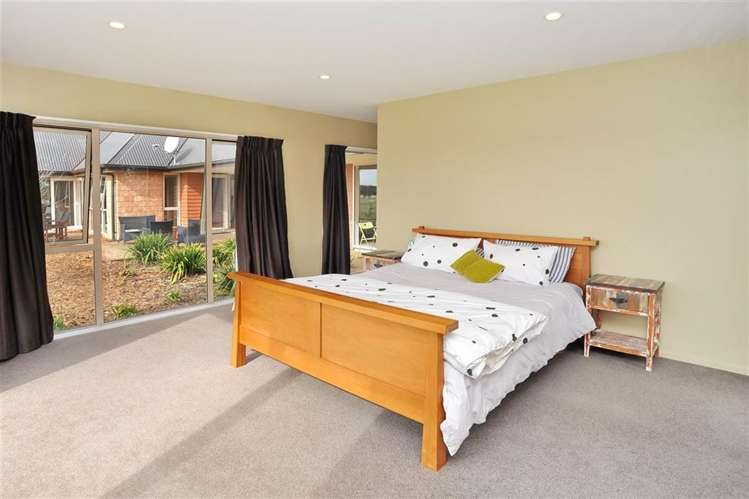 2195 South Eyre Road West Eyreton_10