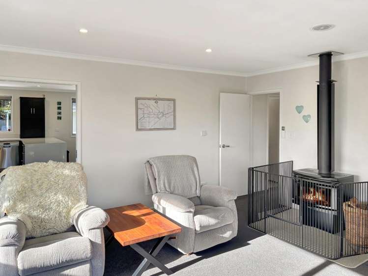 8 Christie Crescent 10484_10