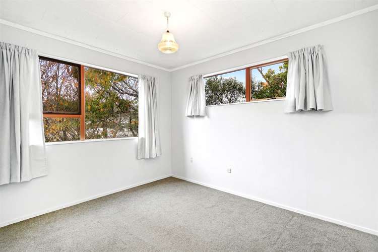 15a Kereru Bend Tawa_11