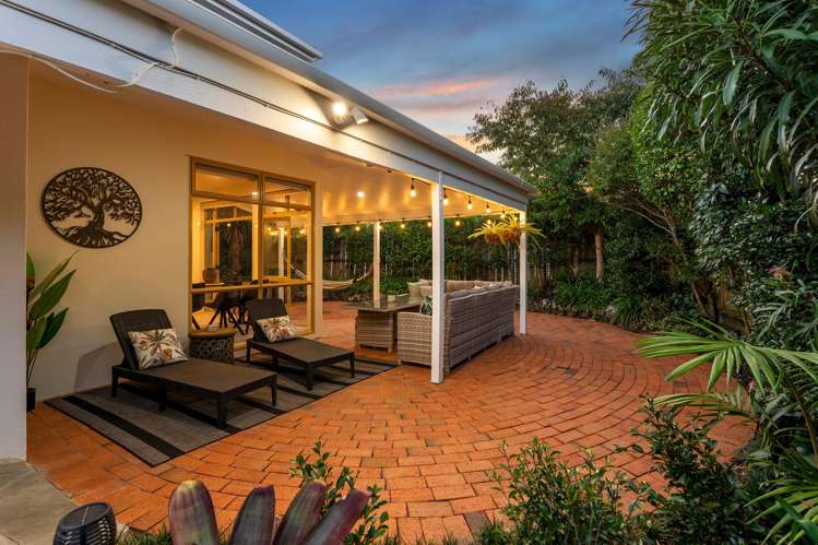 484 Beach Road Murrays Bay_21