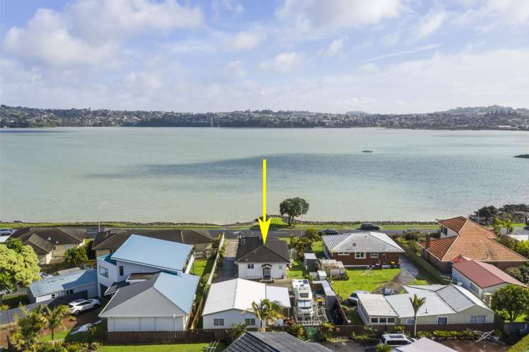 49 Kiwi Esplanade Mangere Bridge_16