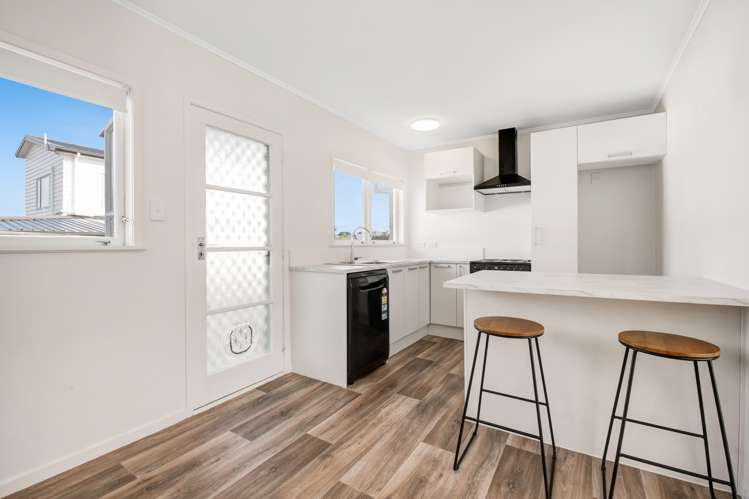 2/16 Northumberland Avenue Belmont_5