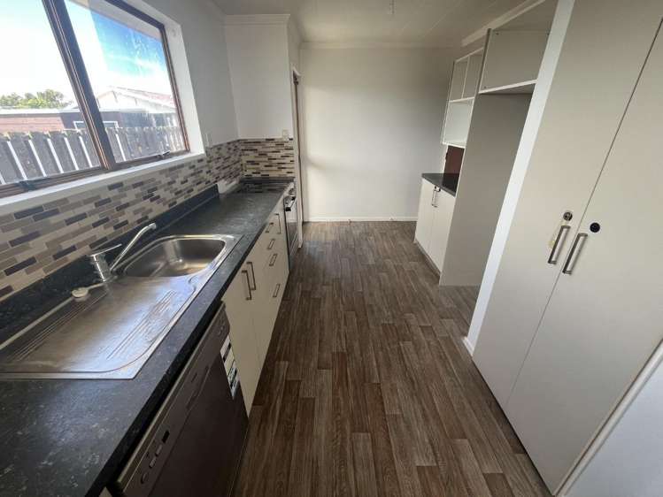 27 Exeter Crescent Springvale_1