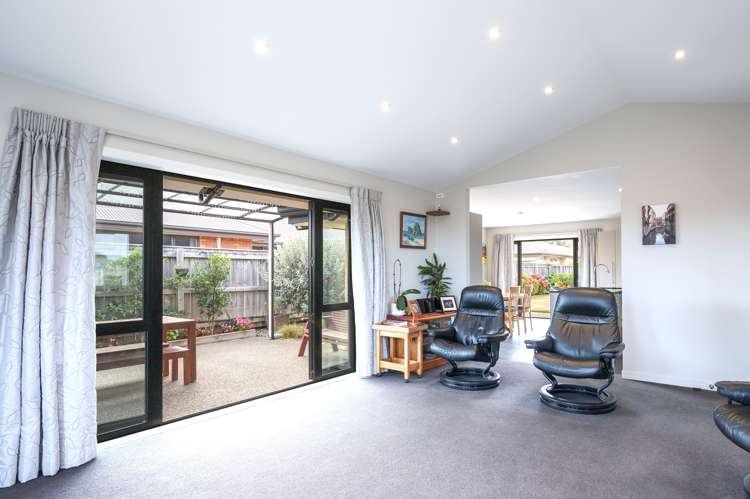 28 Cambelldon Crescent Stoke_12