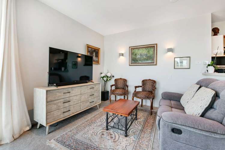 1111/11 Tamariki Avenue Orewa_5