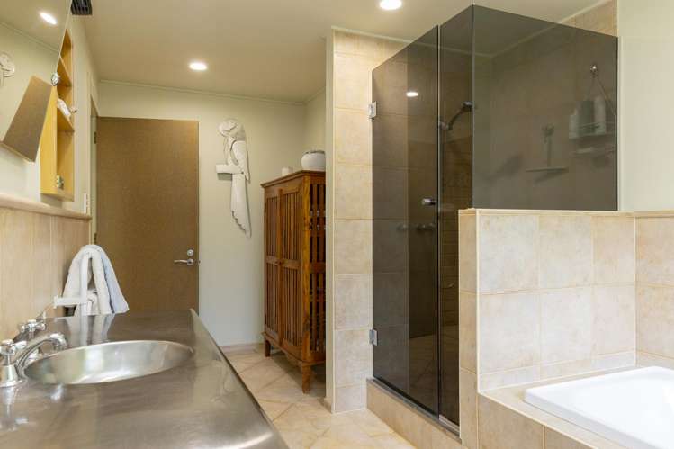 194 and 196 State Highway One Waitahanui_32