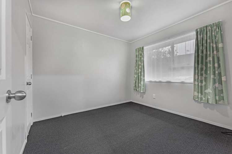 2/13 Lochinver Road_5