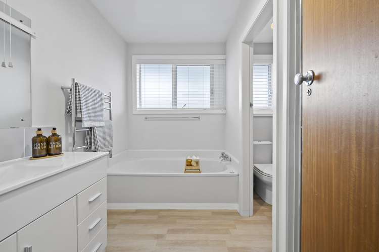 77A Mays Road St Albans_8