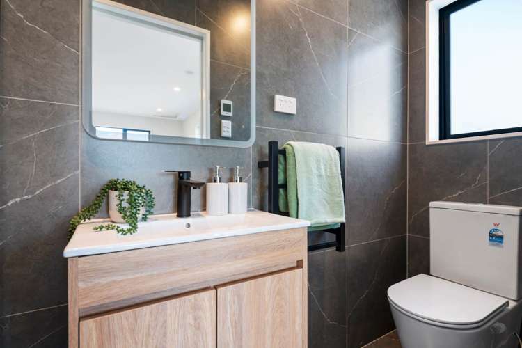 6 Greenbrier Street Westgate_21