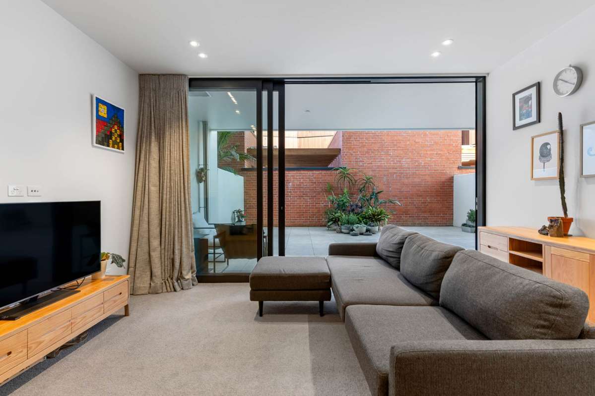 203/141 Pakenham Street_3