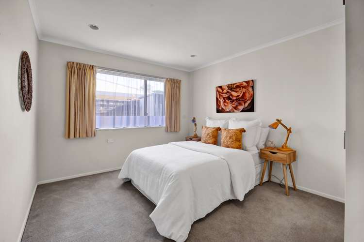 1/2 Waiwera Place Merrilands_9