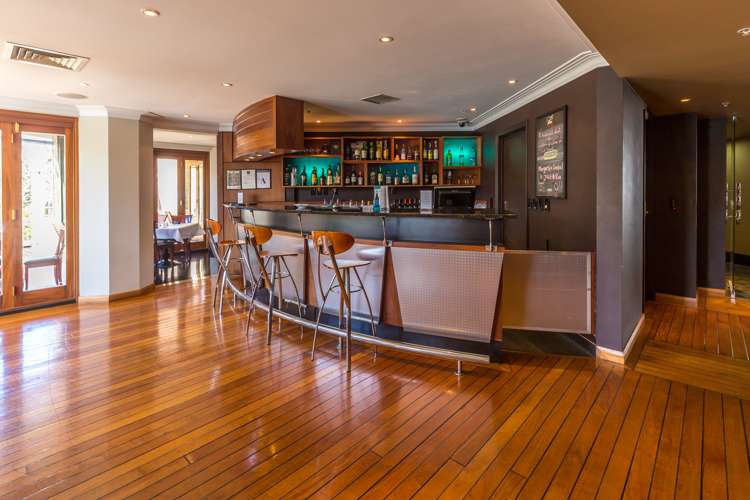 10p/100 Greys Avenue Auckland Central_21