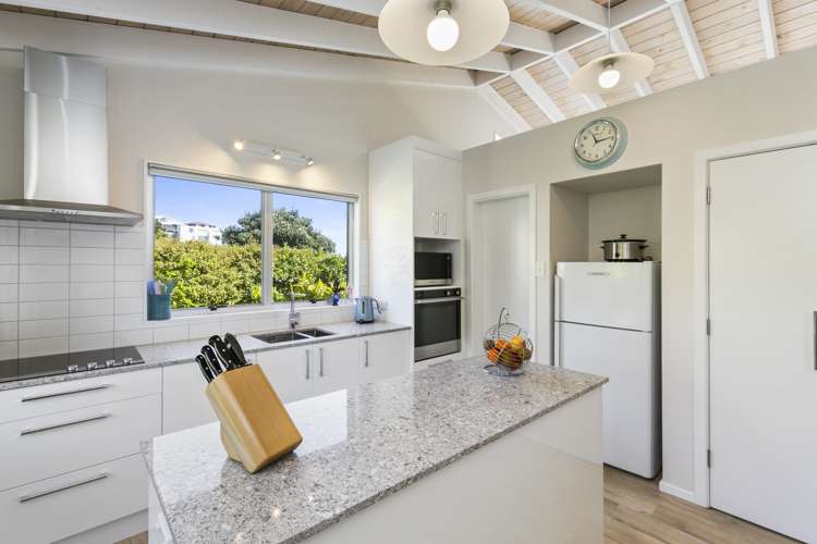 2 Beavis Lane Karori_8