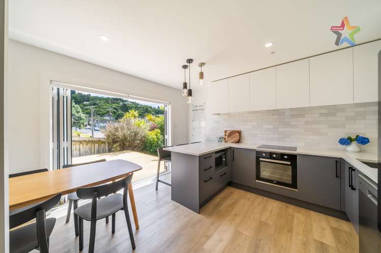 14 Young Grove Stokes Valley_2