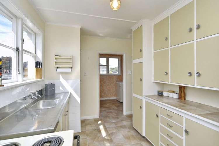 17 Robin Street Burwood_7