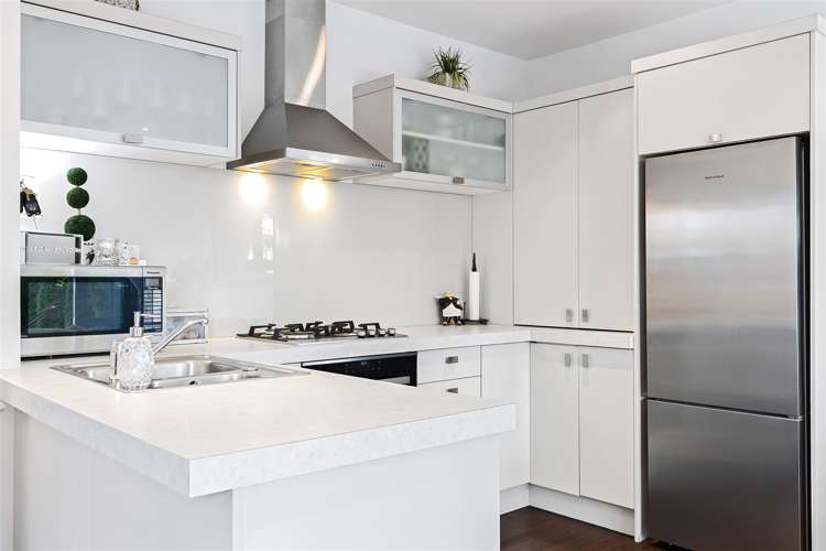 27 Henley Green Northwood_5