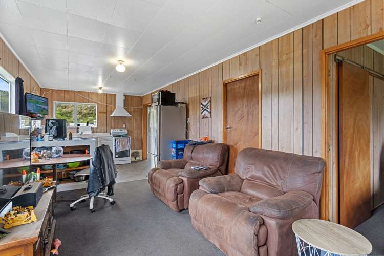 7 James Avenue Pukemiro_6