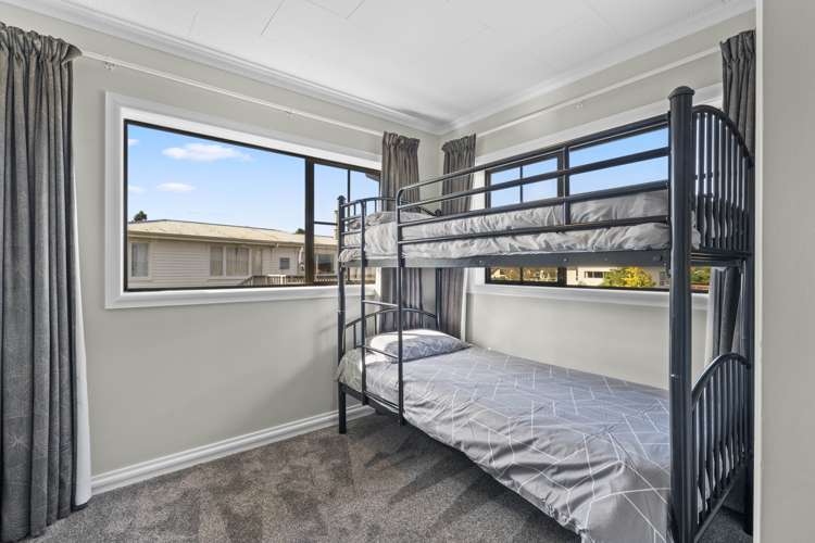 19 Ingle Avenue Waipahihi_17