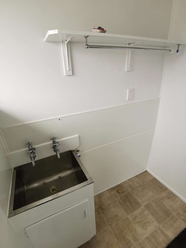 18 LEAVER PLACE Weymouth_8