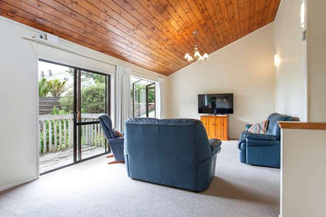 2/8 Gray Crescent Torbay_4