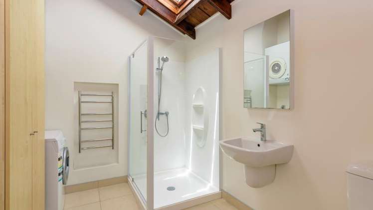 8/203 Hobson Street Auckland Central_10