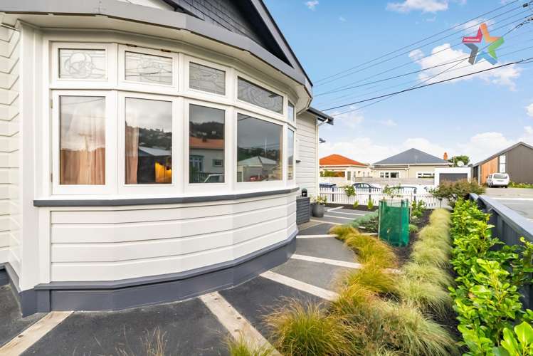 6 Wha Street Lyall Bay_16