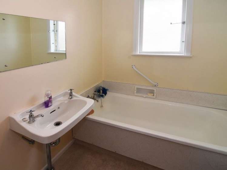 51 Intermediate Street Solway_13