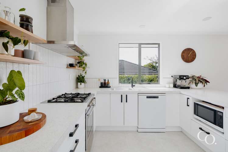 6 Avon Rise Welcome Bay_12