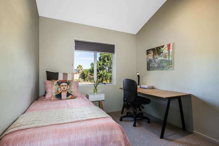 141 Field Way Waikanae Beach_13