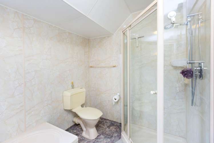 69 Sunbrae Drive Silverstream_13