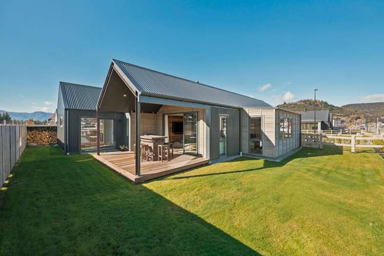 1 Moonstone Street Wanaka_2